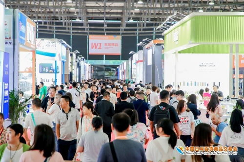 人流如潮星聚上海，家電銷售熱度攀升——第116屆中國(guó)日用百貨商品交易會(huì)盛大開幕